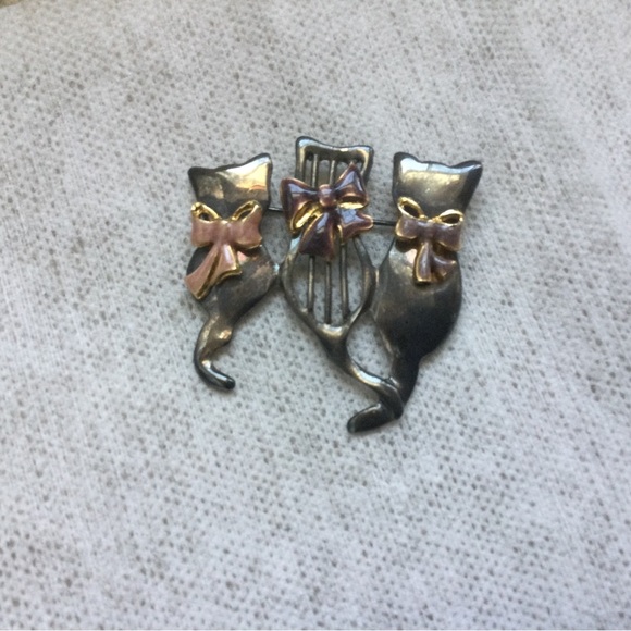 3 Kitty Pin/Brooch - Picture 1 of 4